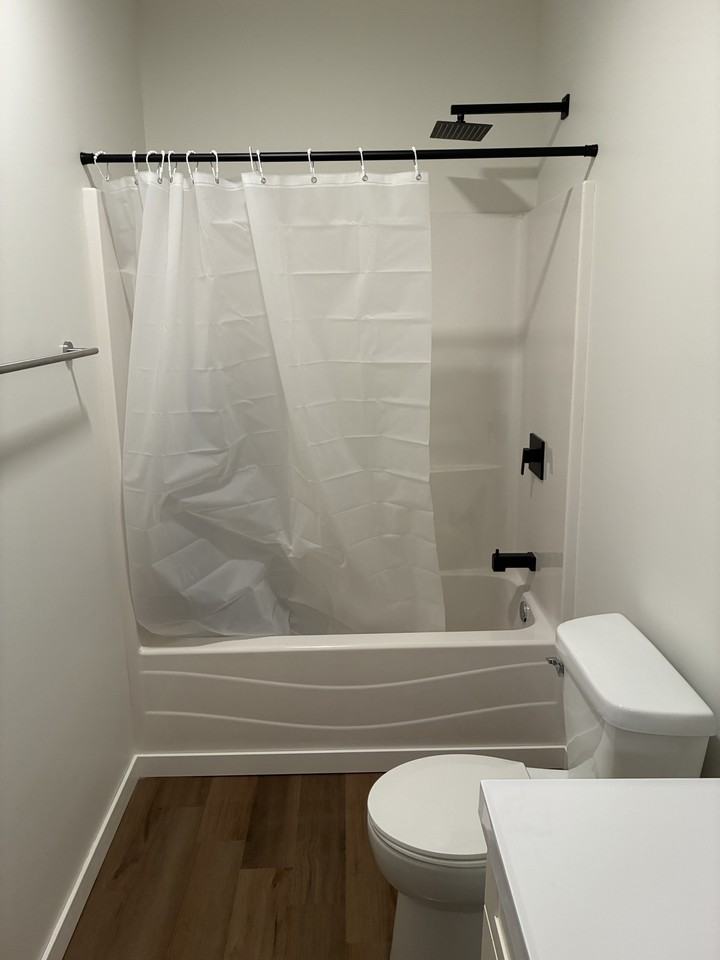 202 E James St - Photo 5 of 5