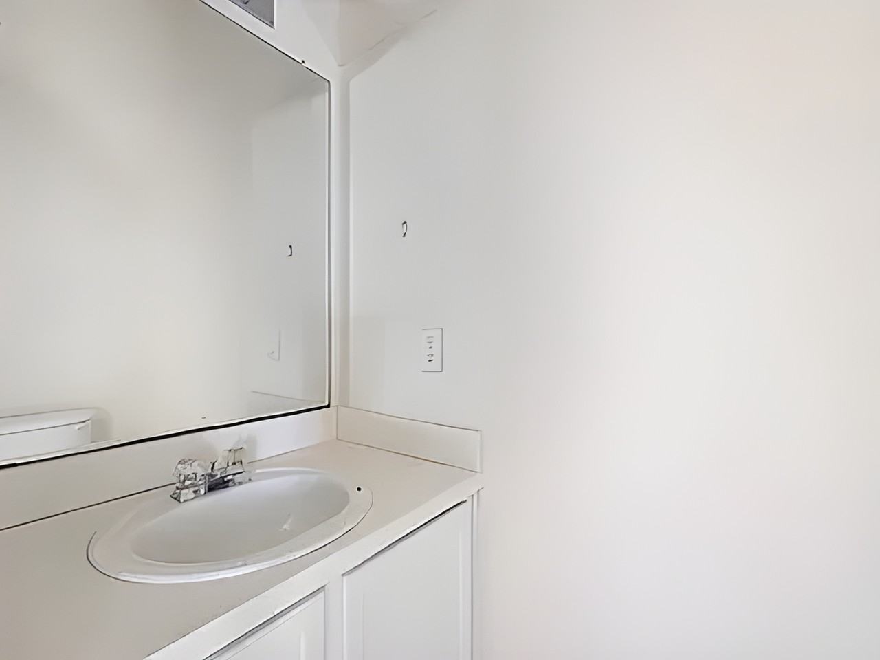211 Prentice Dr - Photo 2 of 17