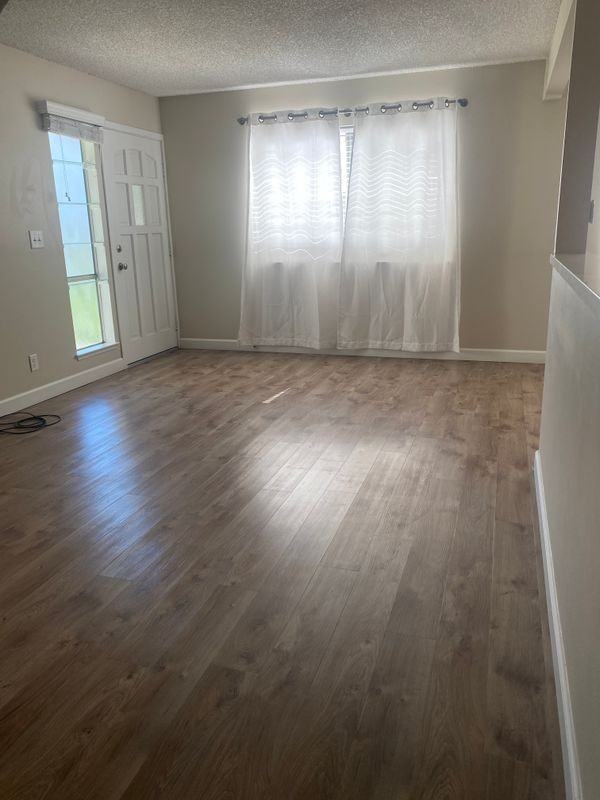 1235 Chalmette Ave - Photo 4 of 12