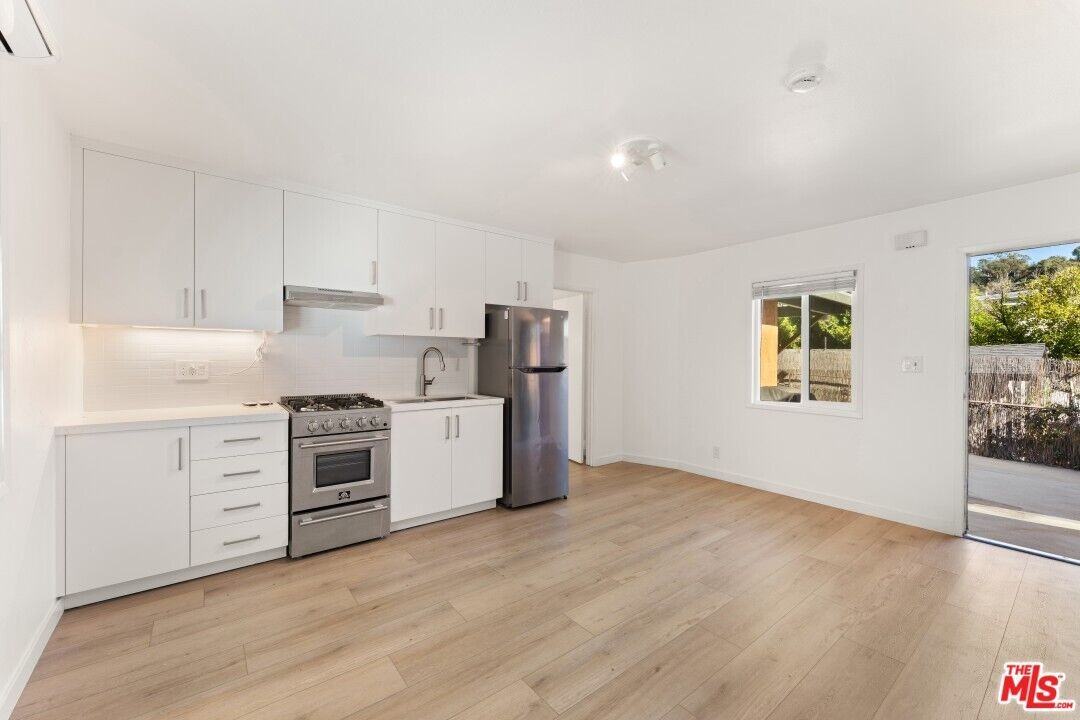 2223 Oak Glen Pl - Photo 3 of 19