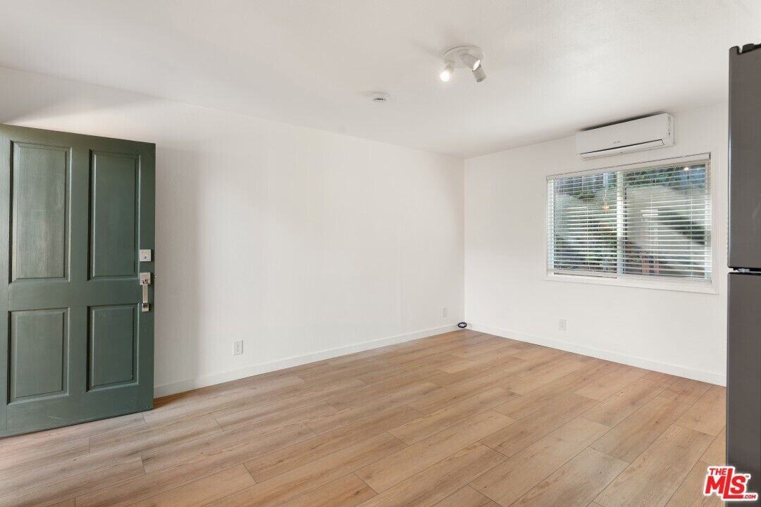 2223 Oak Glen Pl - Photo 4 of 19