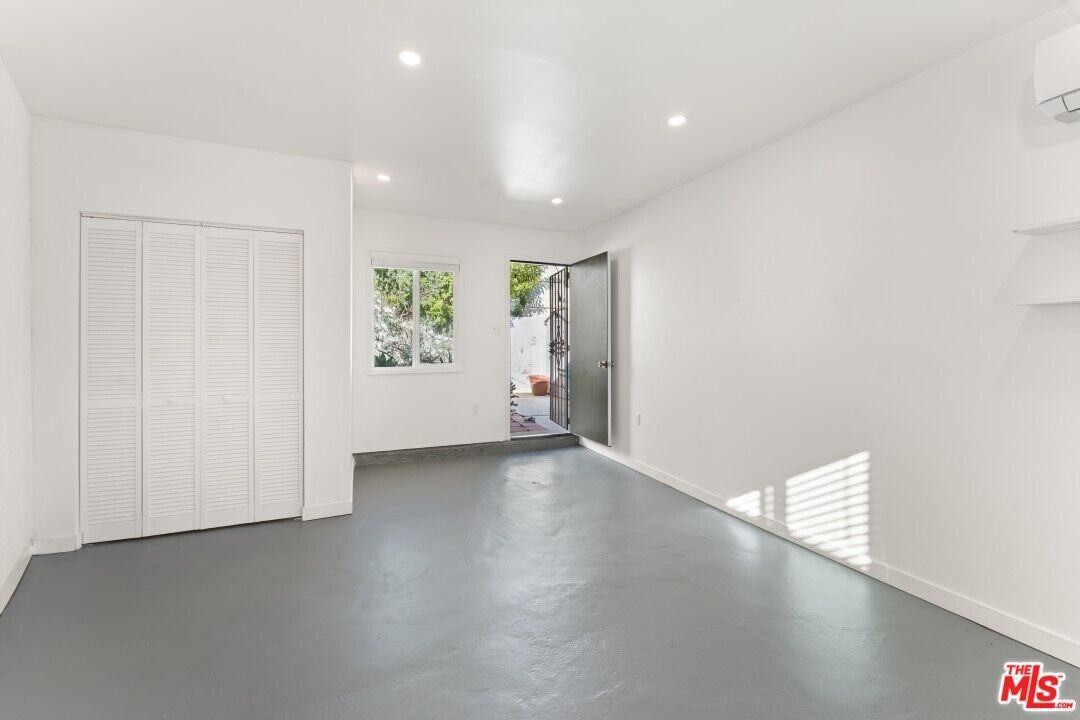2223 Oak Glen Pl - Photo 5 of 19