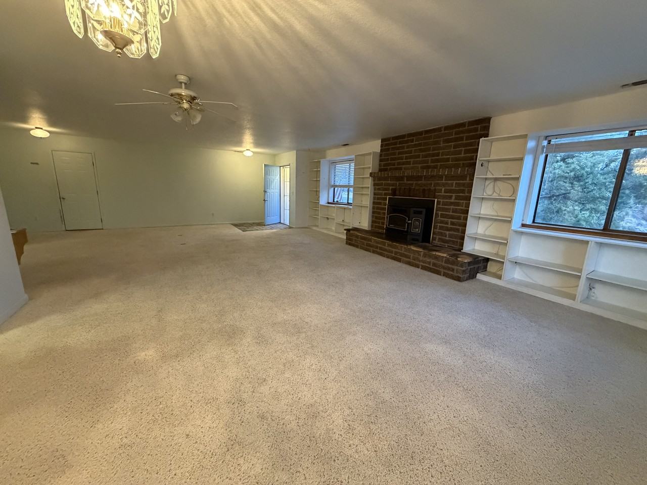 14817 Ash Ct - Photo 3 of 18