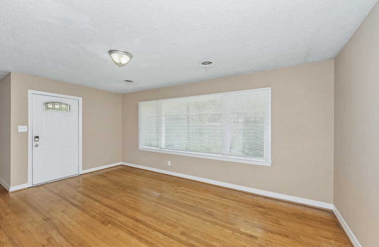 469 Roseta Dr - Photo 2 of 7
