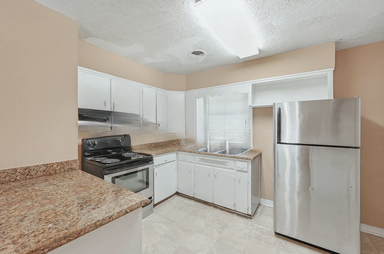 469 Roseta Dr - Photo 3 of 7