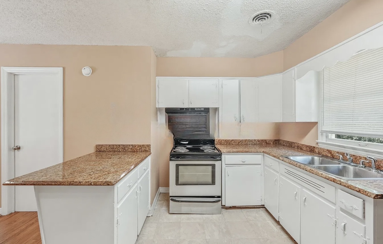469 Roseta Dr - Photo 4 of 7