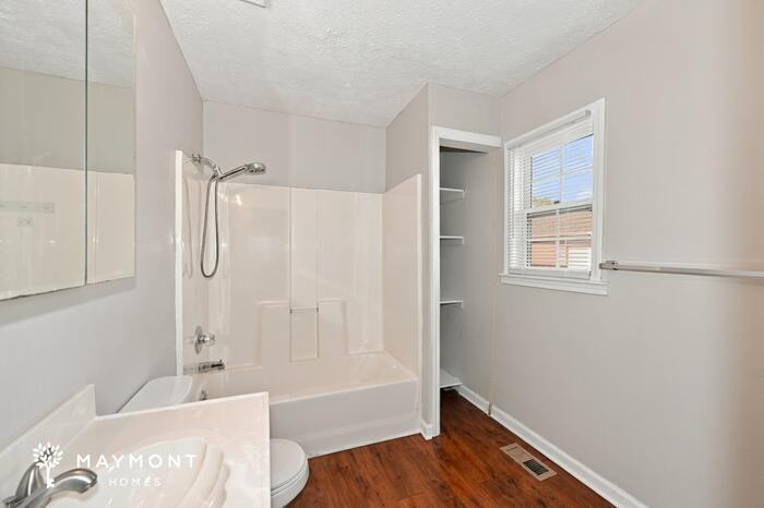 1829 Glade St - Photo 7 of 15