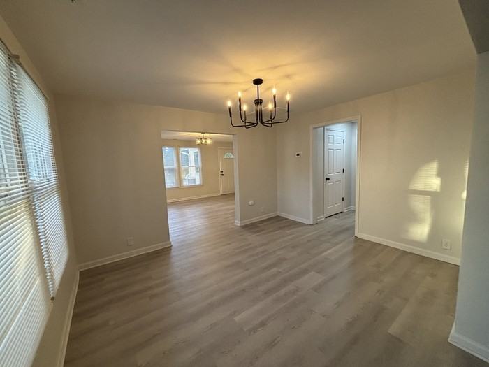 518 Benton St - Photo 6 of 11