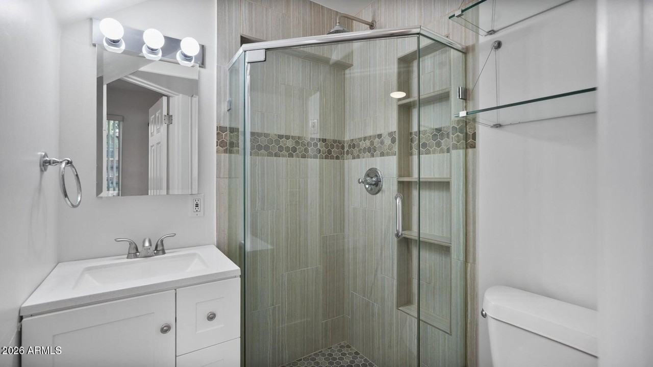 942 S Ash Ave #103 - Photo 5 of 27