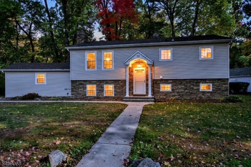 10 Cedar Trl - Photo 2 of 39