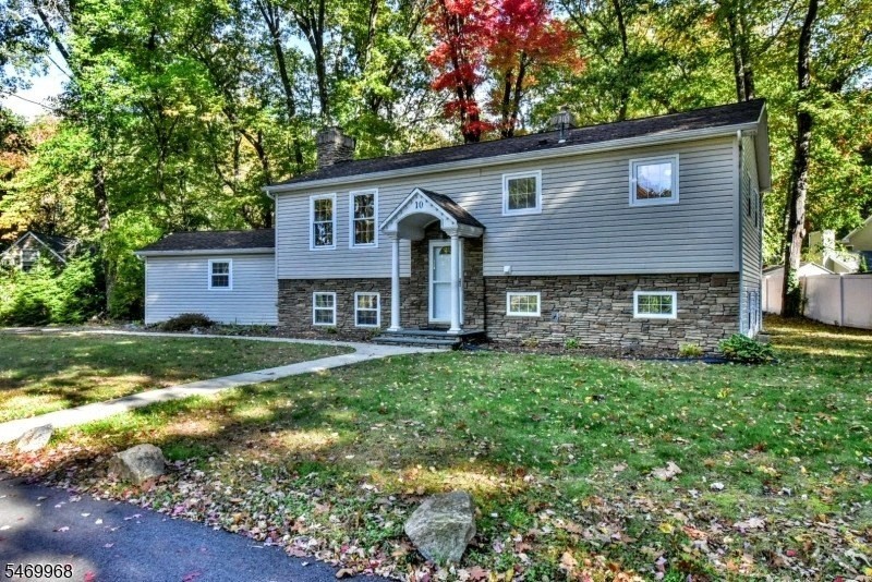 10 Cedar Trl - Photo 3 of 39