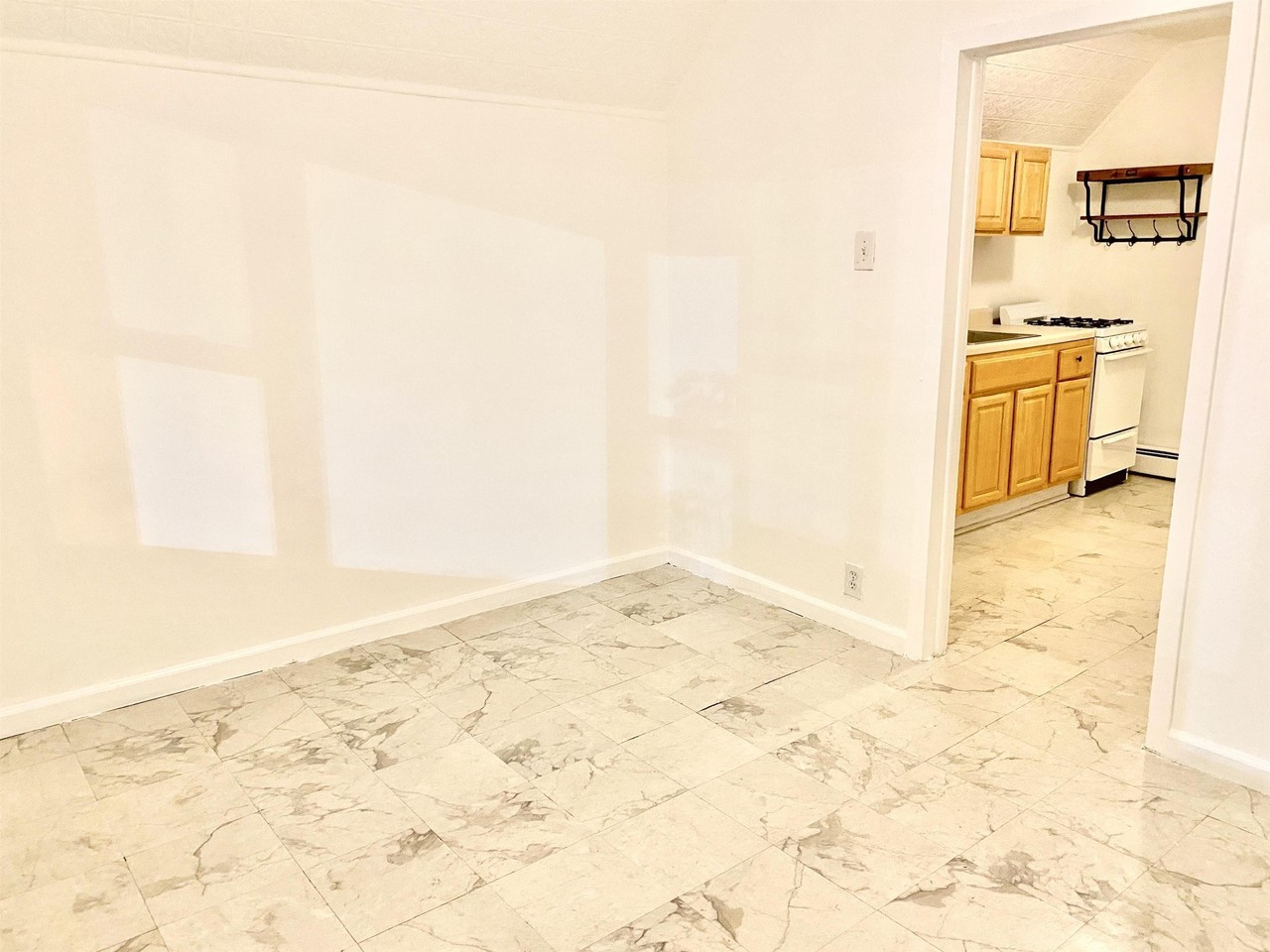 813 7th St #2 - Photo 5 of 14