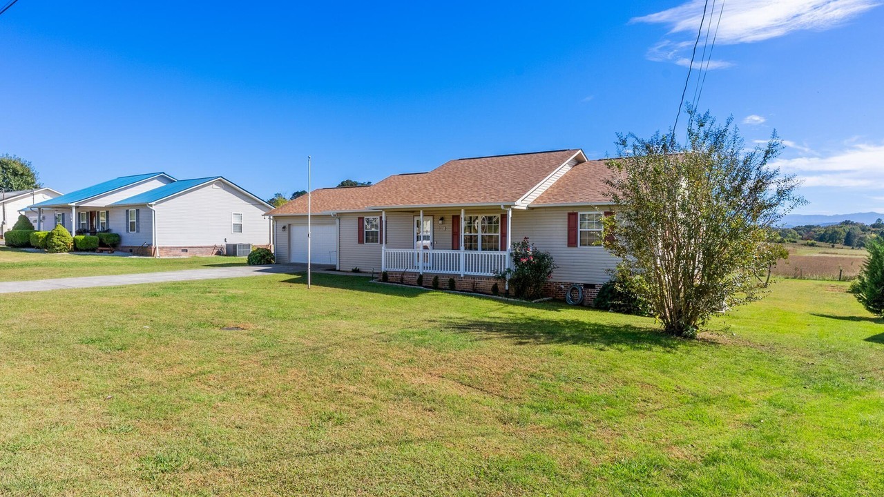 432 Tyler Dr - Photo 2 of 22
