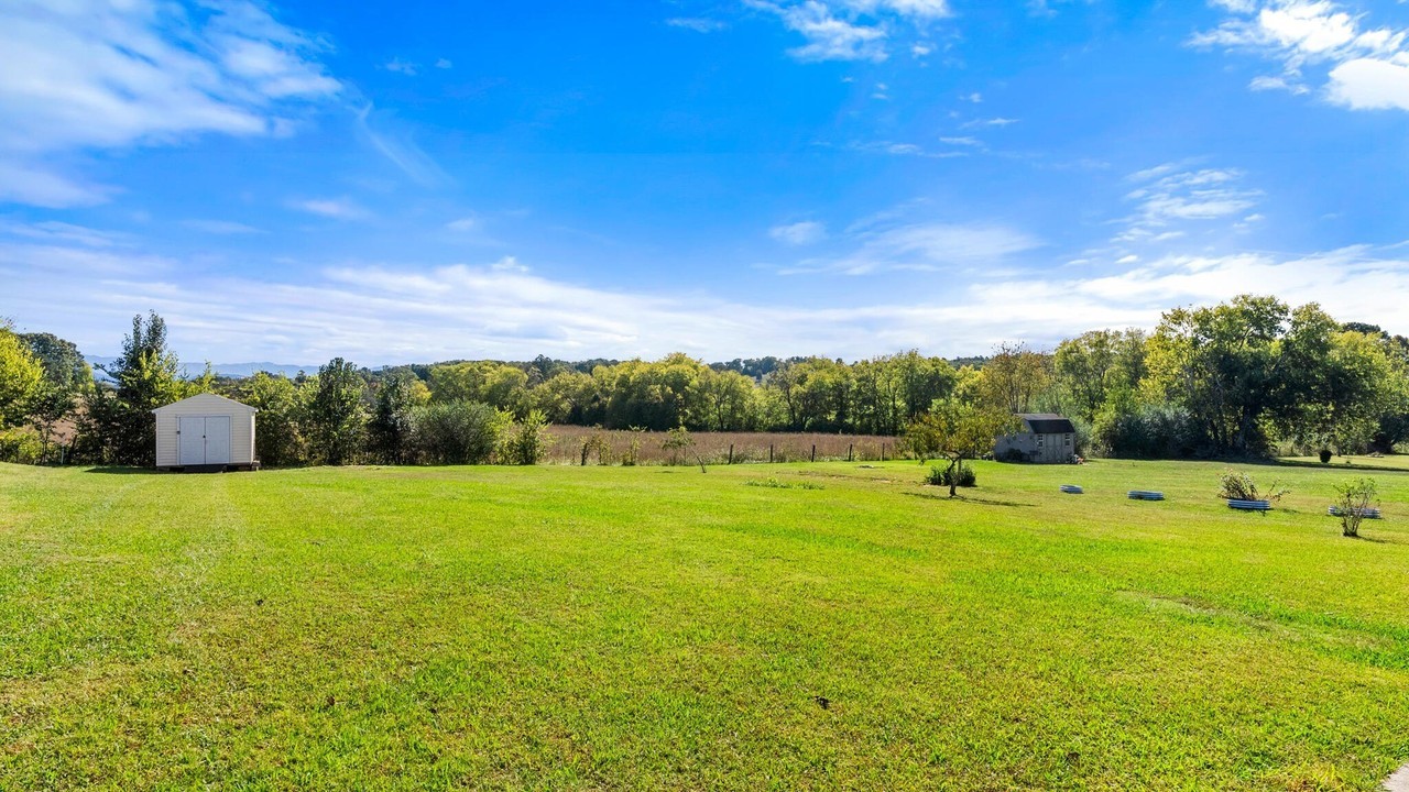 432 Tyler Dr - Photo 5 of 22