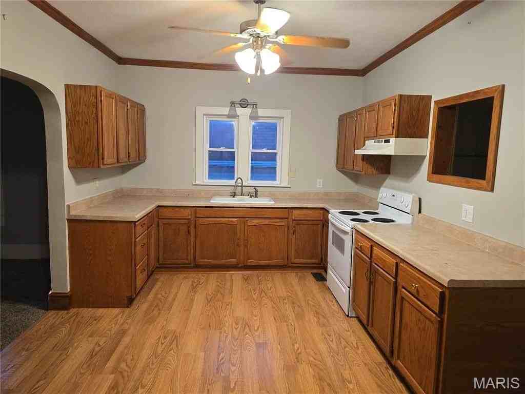 621 Boyd St - Photo 2 of 10