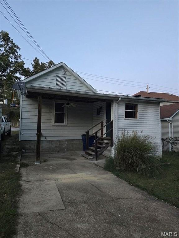 621 Boyd St - Photo 3 of 10