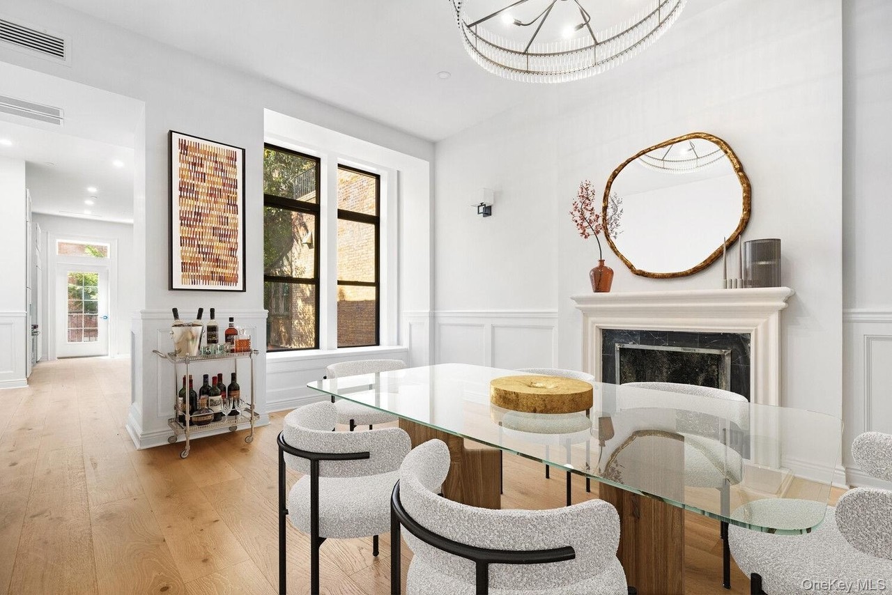 324 W 85th St - Photo 3 of 11