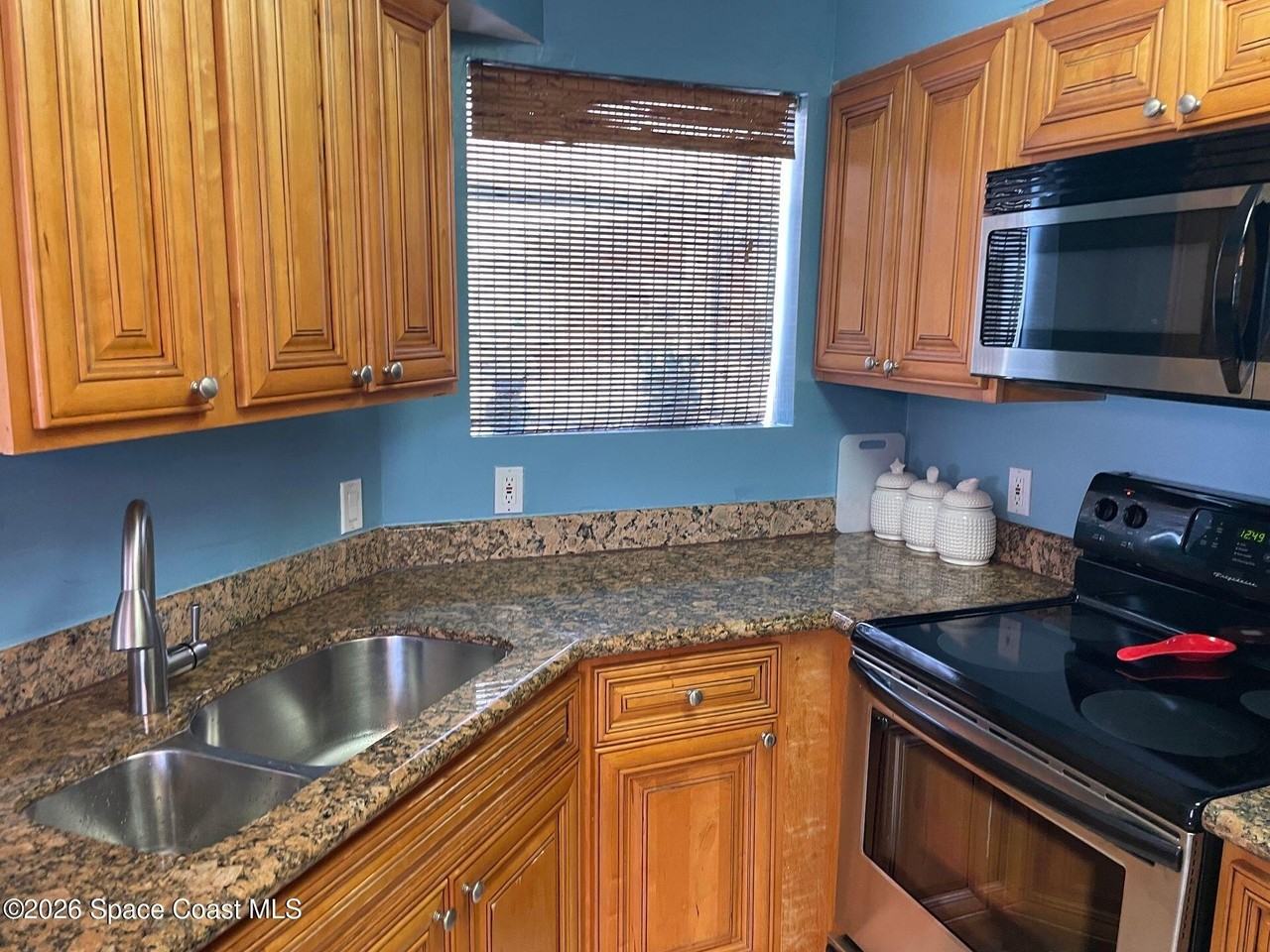 1951 Island Club Dr #56 - Photo 3 of 23