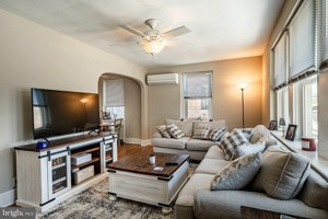featured image of 177 Bridge St #4