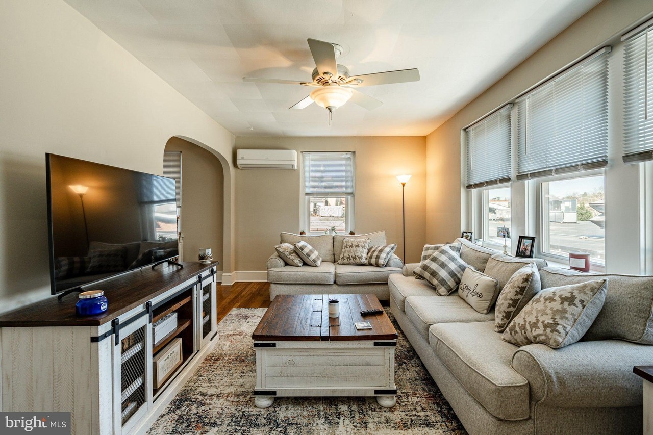 177 Bridge St #4 - Photo 3 of 17