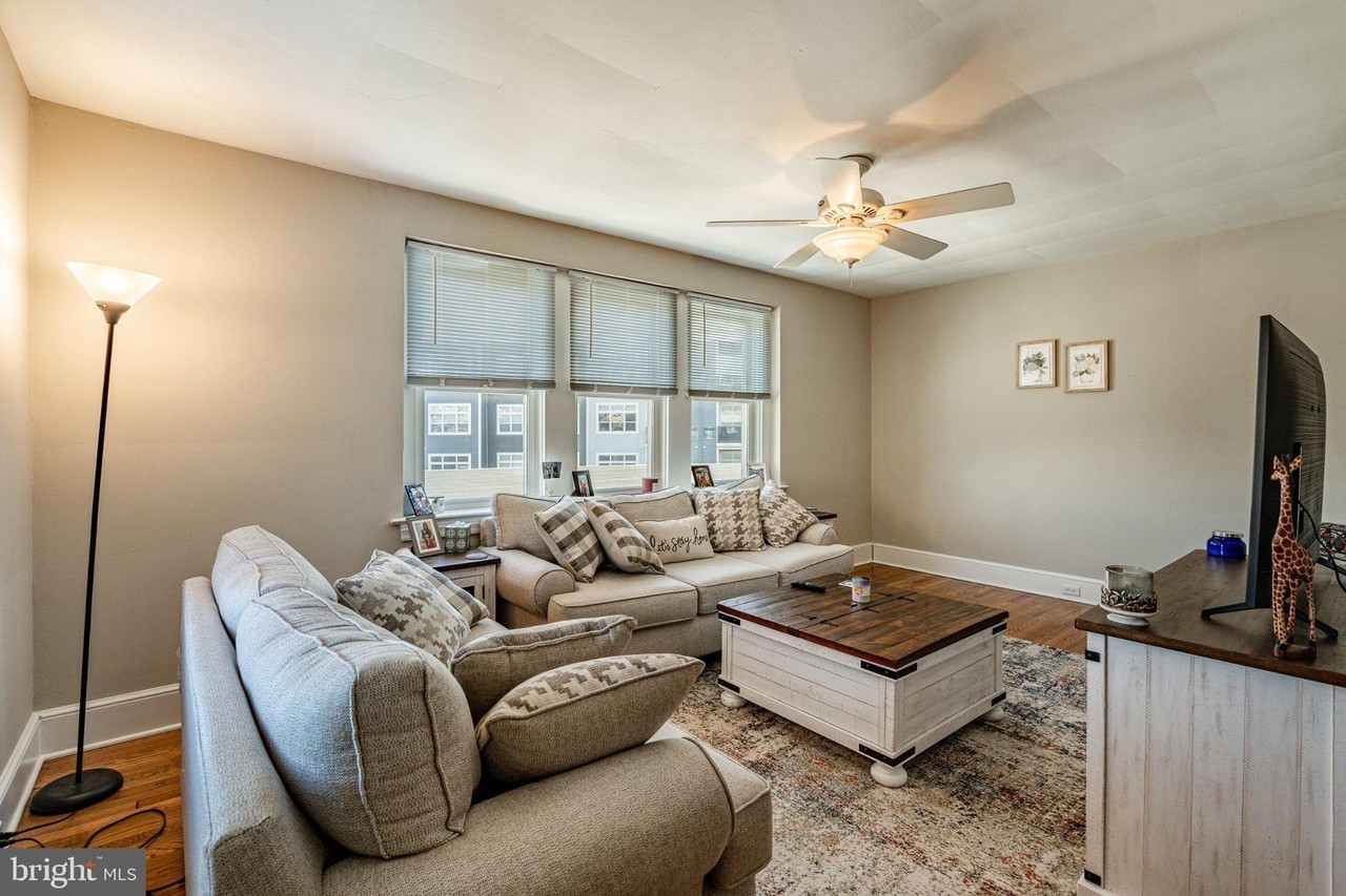 177 Bridge St #4 - Photo 4 of 17