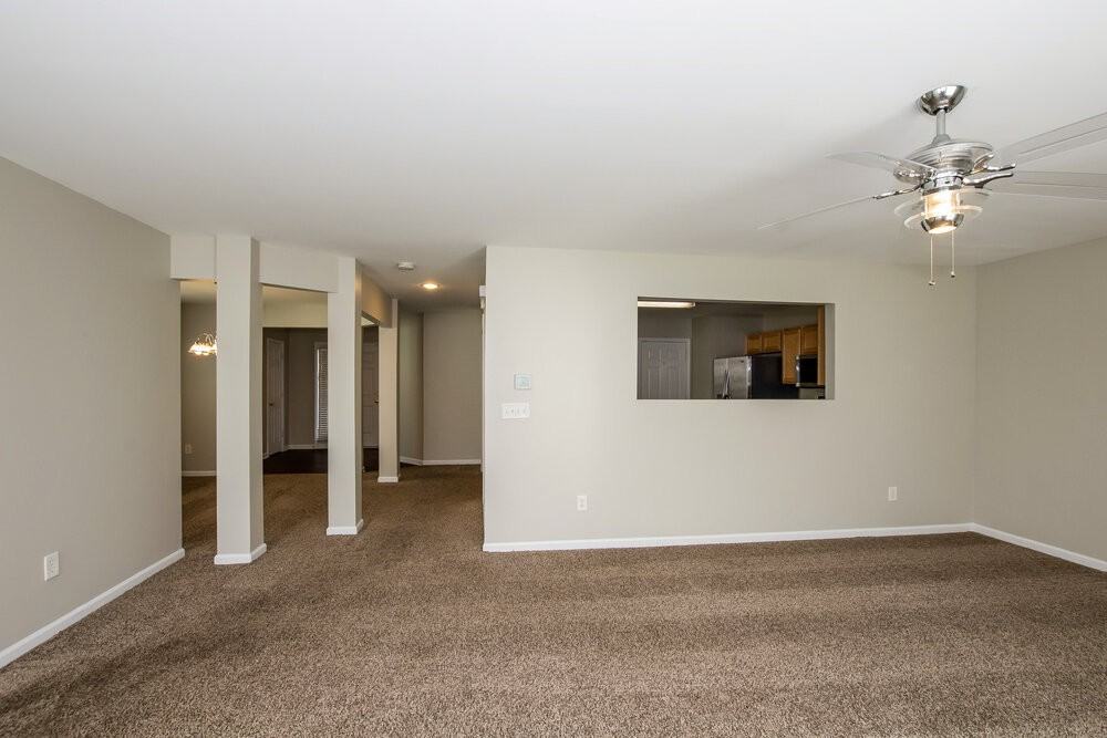 6315 Elliott Dr - Photo 5 of 18