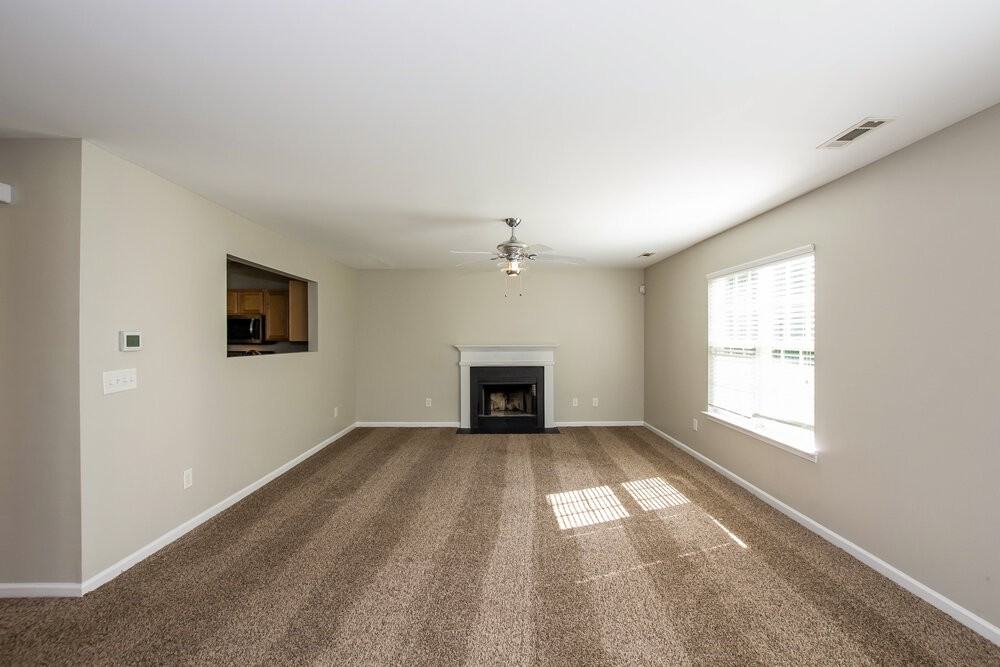 6315 Elliott Dr - Photo 6 of 18