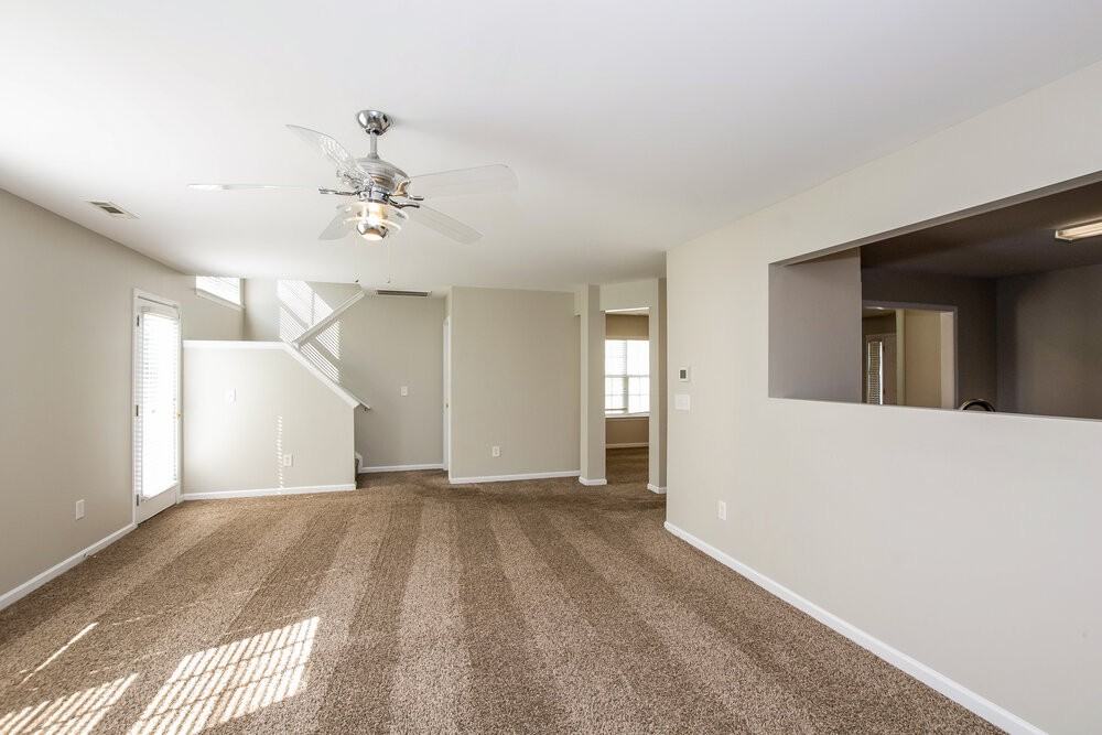 6315 Elliott Dr - Photo 7 of 18