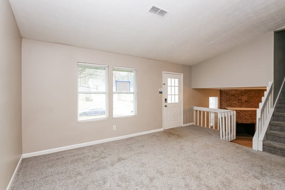5181 Galbraith Cir - Photo 6 of 18
