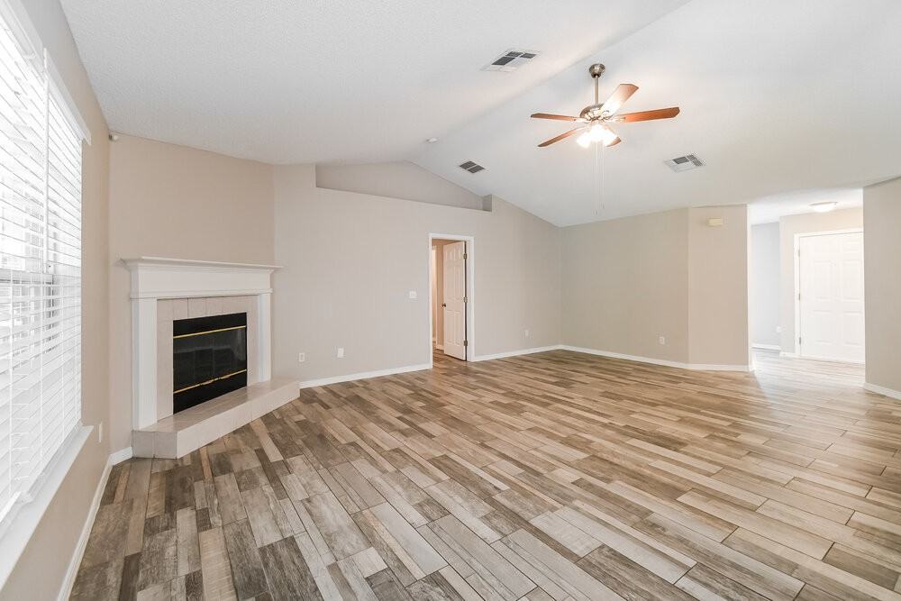 10459 Mcgirts Creek Dr - Photo 3 of 16