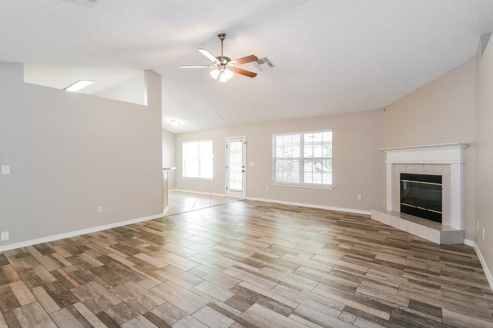 10459 Mcgirts Creek Dr - Photo 5 of 16