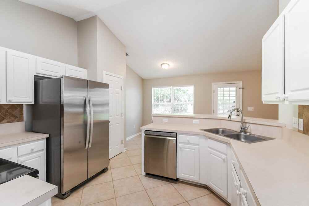 10459 Mcgirts Creek Dr - Photo 7 of 16