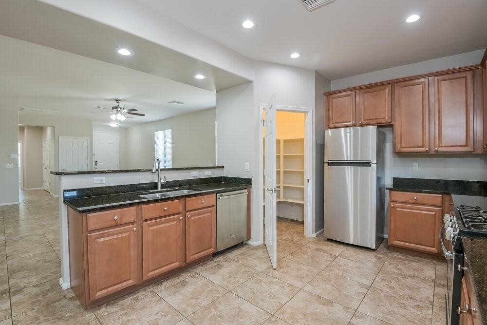 7433 S Salt Water Dr - Photo 6 of 16