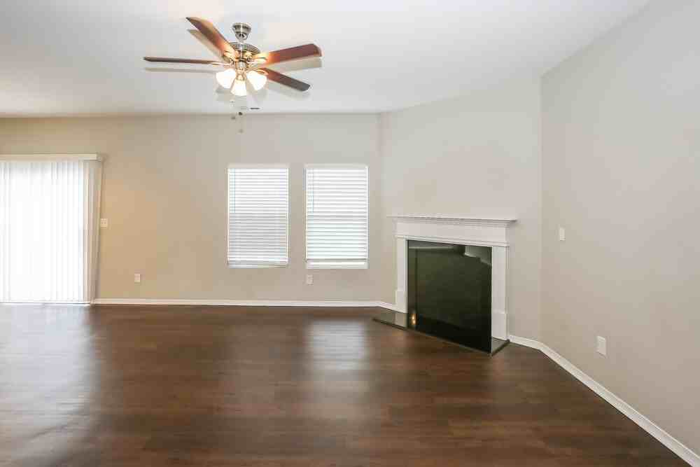 9430 Darwick St - Photo 6 of 17