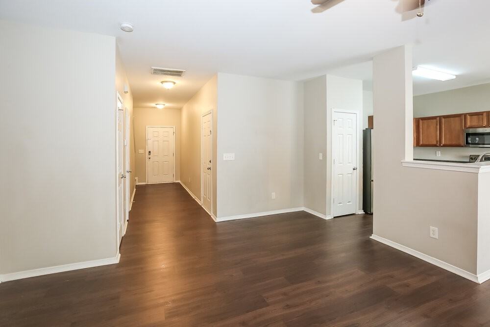 9430 Darwick St - Photo 7 of 17