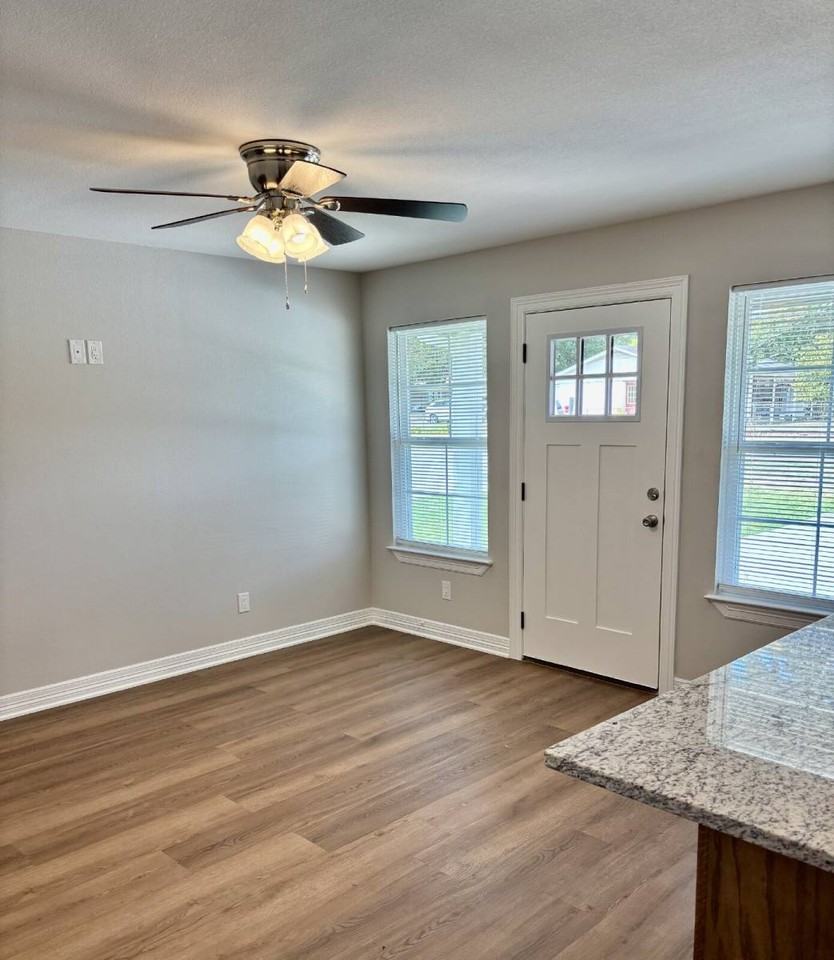 402 Lake Lamond Rd #B - Photo 2 of 15