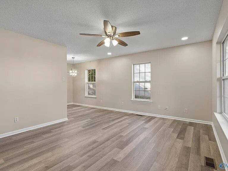 3103 Sonya Dr Nw - Photo 3 of 20