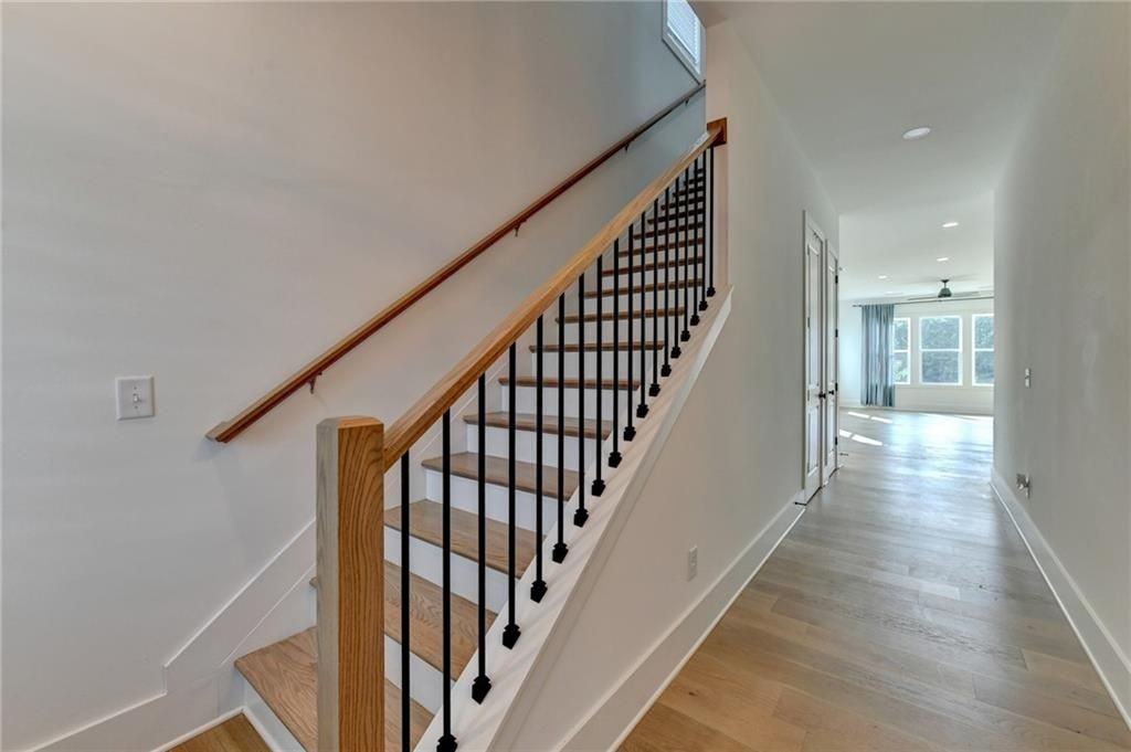1205 Westshore Dr - Photo 3 of 50