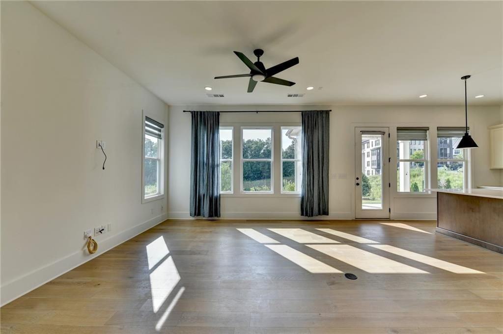 1205 Westshore Dr - Photo 5 of 50