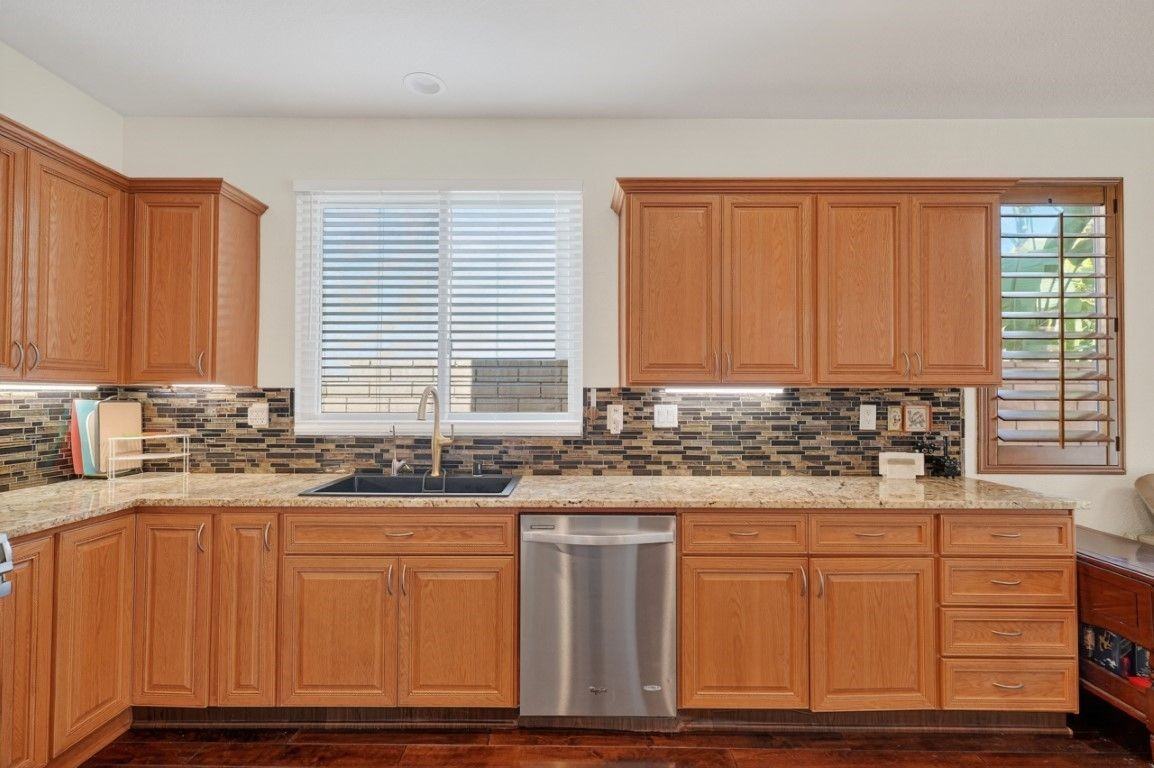 16561 Celadon Ct - Photo 3 of 15