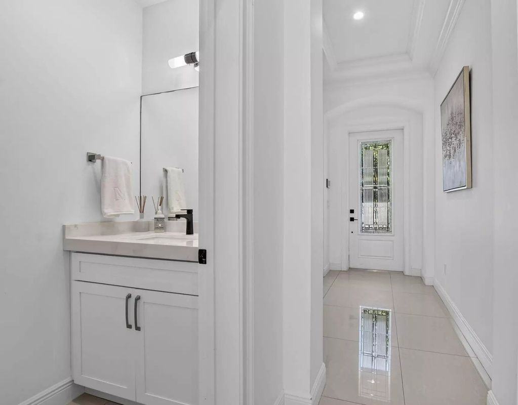 500 Ne Wavecrest Way - Photo 4 of 8