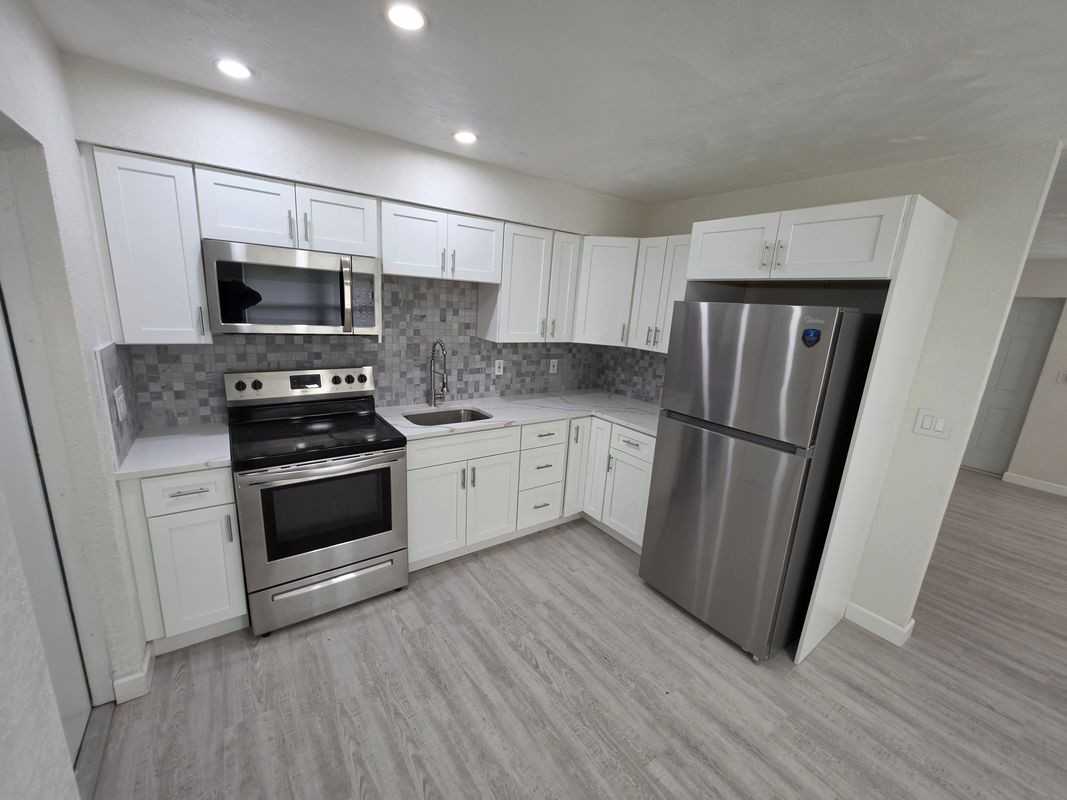 1235 NW 5TH 1-2 - Photo 2 of 11