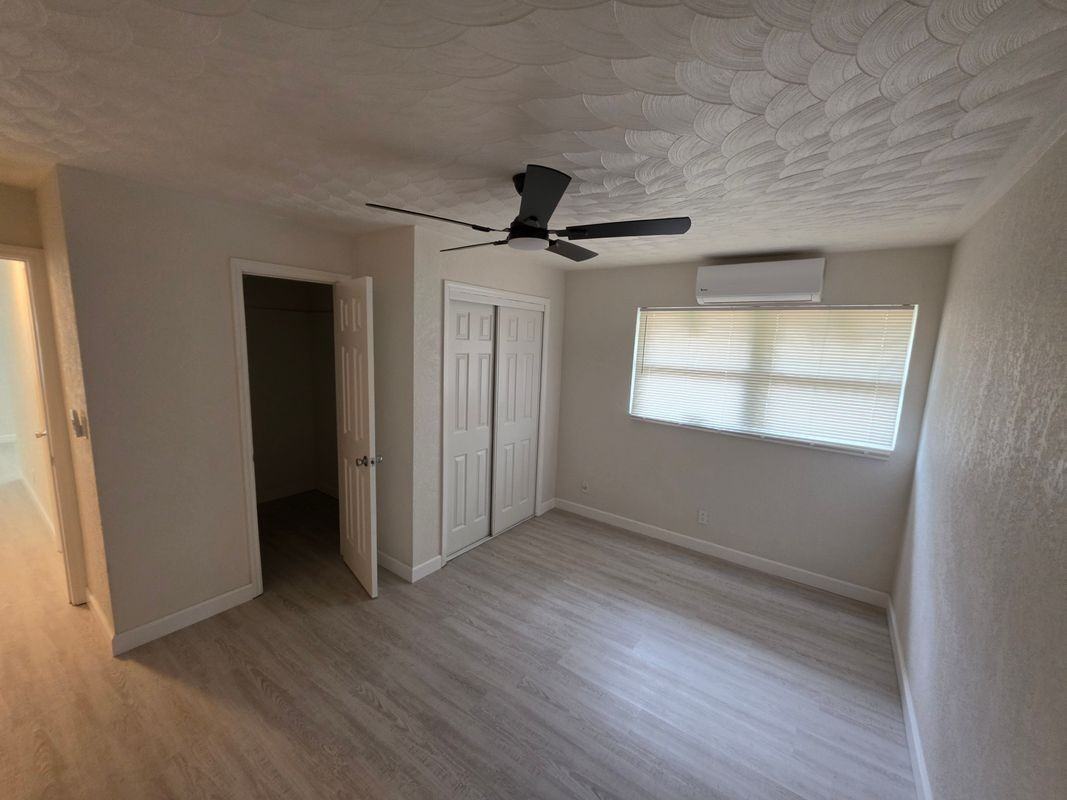 1235 NW 5TH 1-2 - Photo 4 of 11