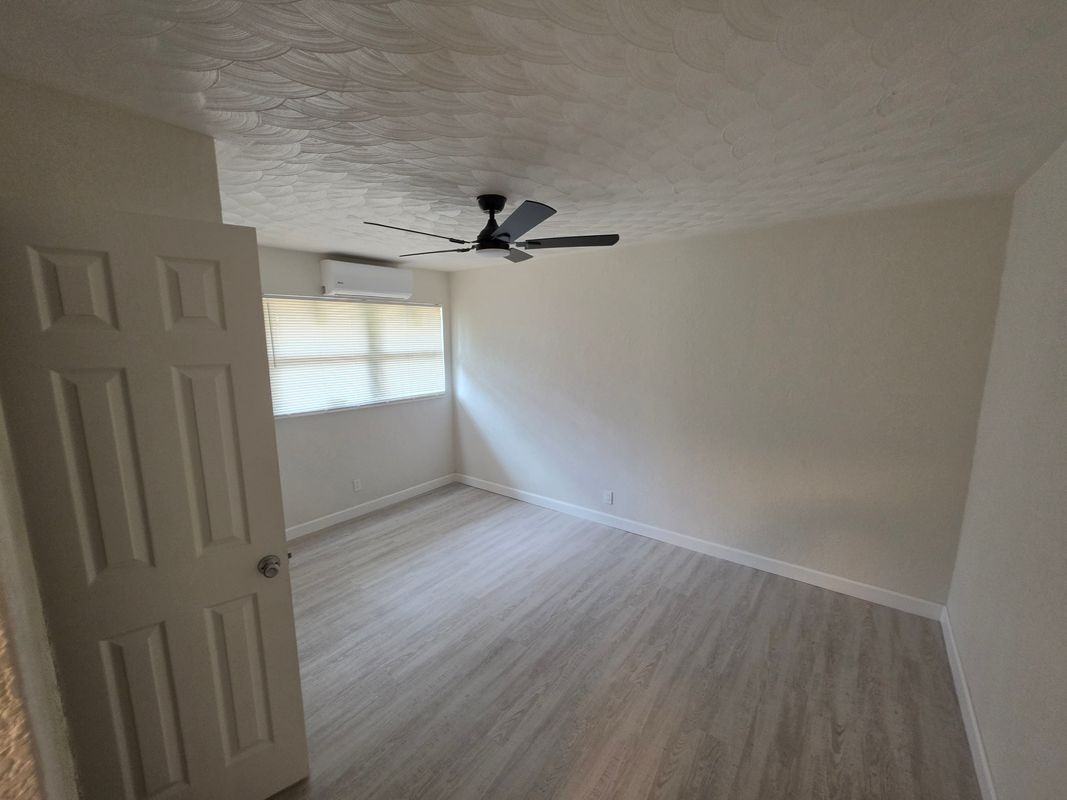 1235 NW 5TH 1-2 - Photo 6 of 11