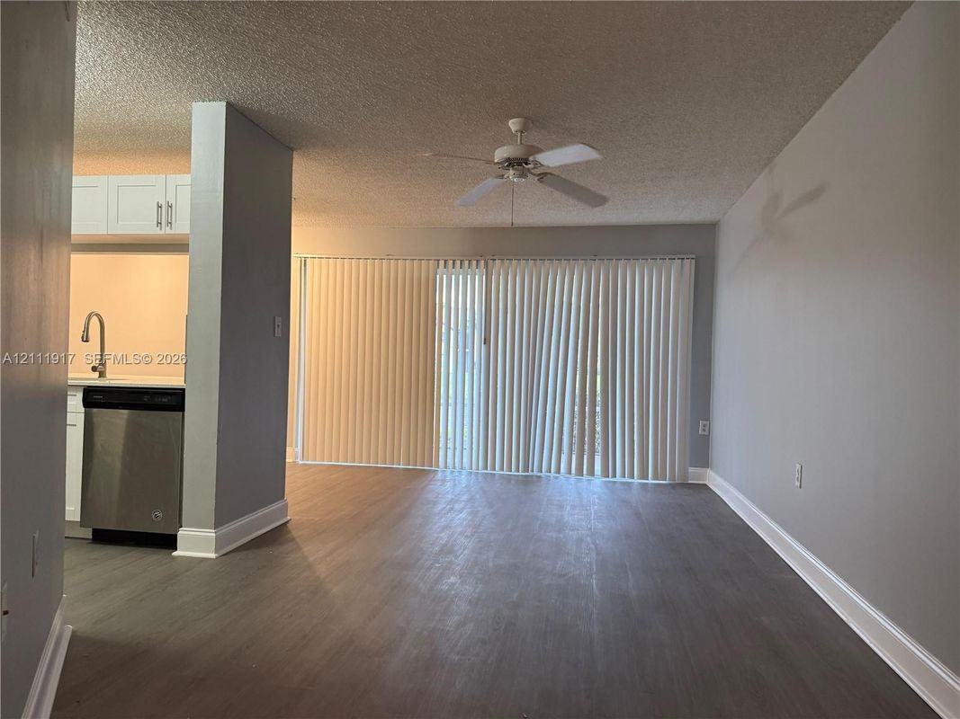 4107 Glenmoor Dr - Photo 5 of 9