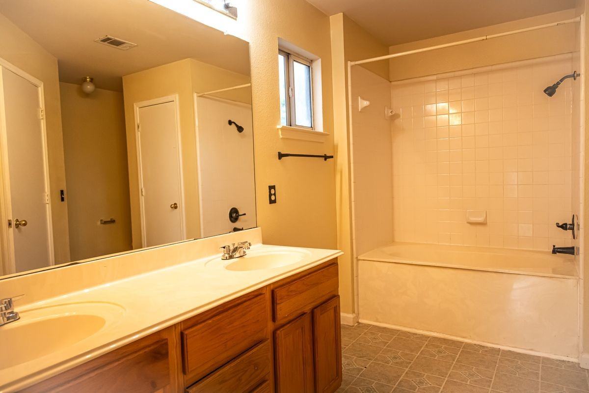 1600 Darley Arabian Dr - Photo 3 of 20