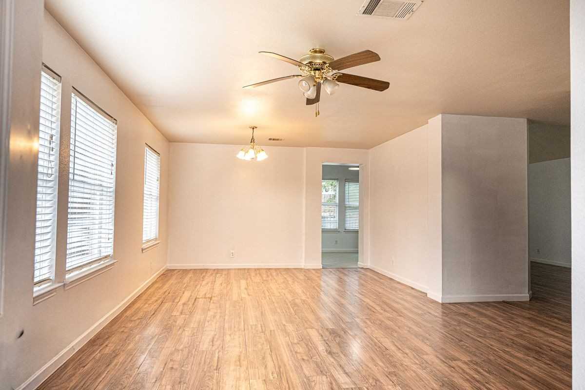 1600 Darley Arabian Dr - Photo 4 of 20