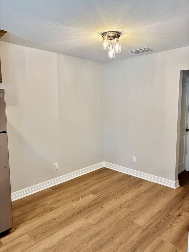 406 Lake Lamond Rd - Photo 5 of 14