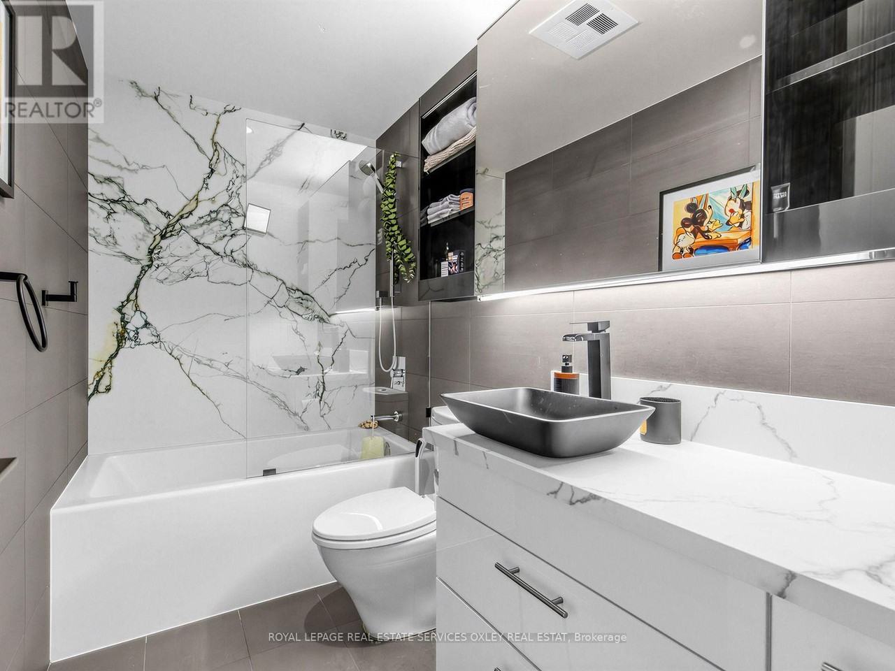 32 Trolley Crescent #1010 - Photo 3 of 19