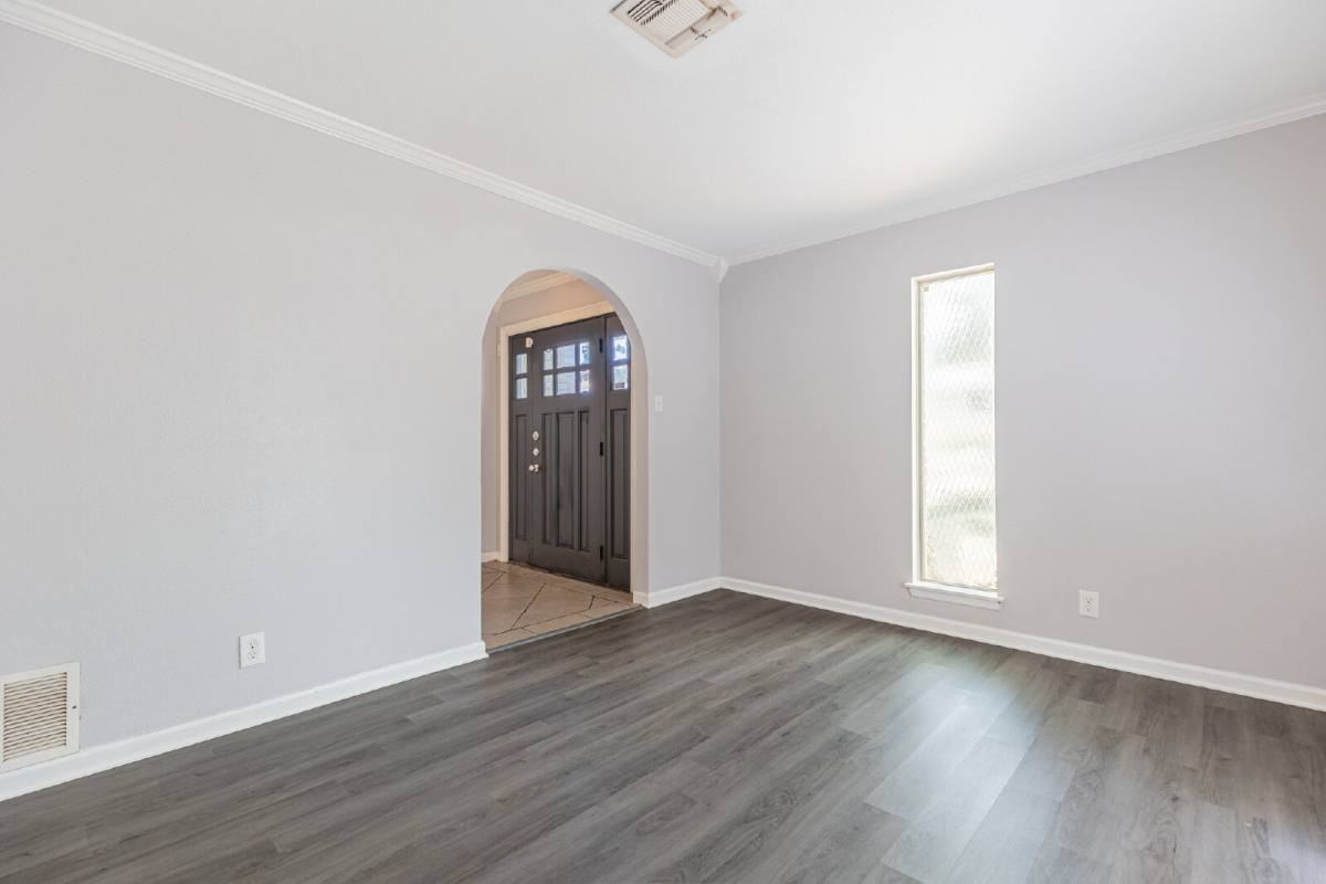 6714 Forest Haven St - Photo 6 of 20